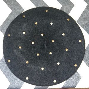 Wool Beret in Black with studs